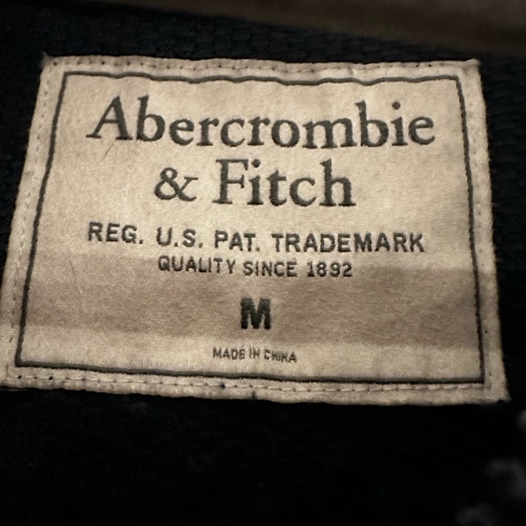 Abercrombie & Fitch Sherpa Quarter Zip - Picture 3 of 3